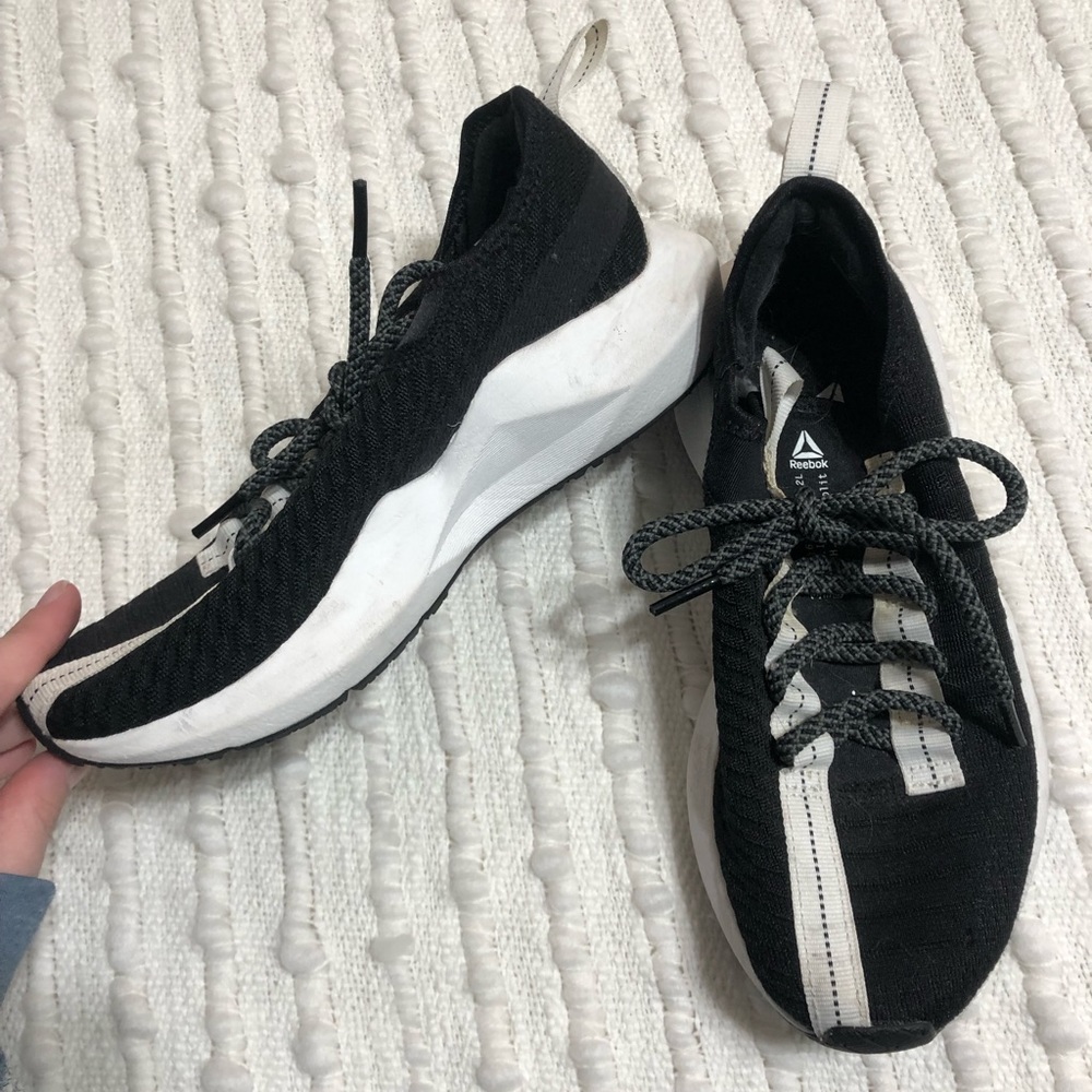 REEBOK TENNIS SHOES